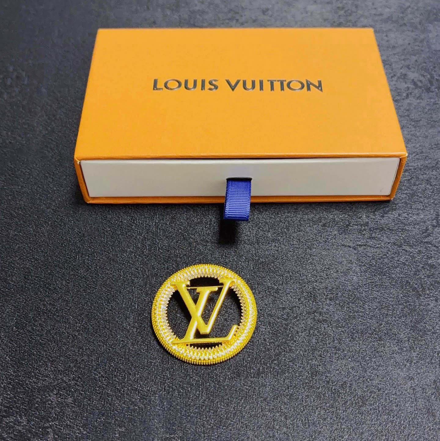Louis Vuitton Brooch - Gold 'LV' Logo